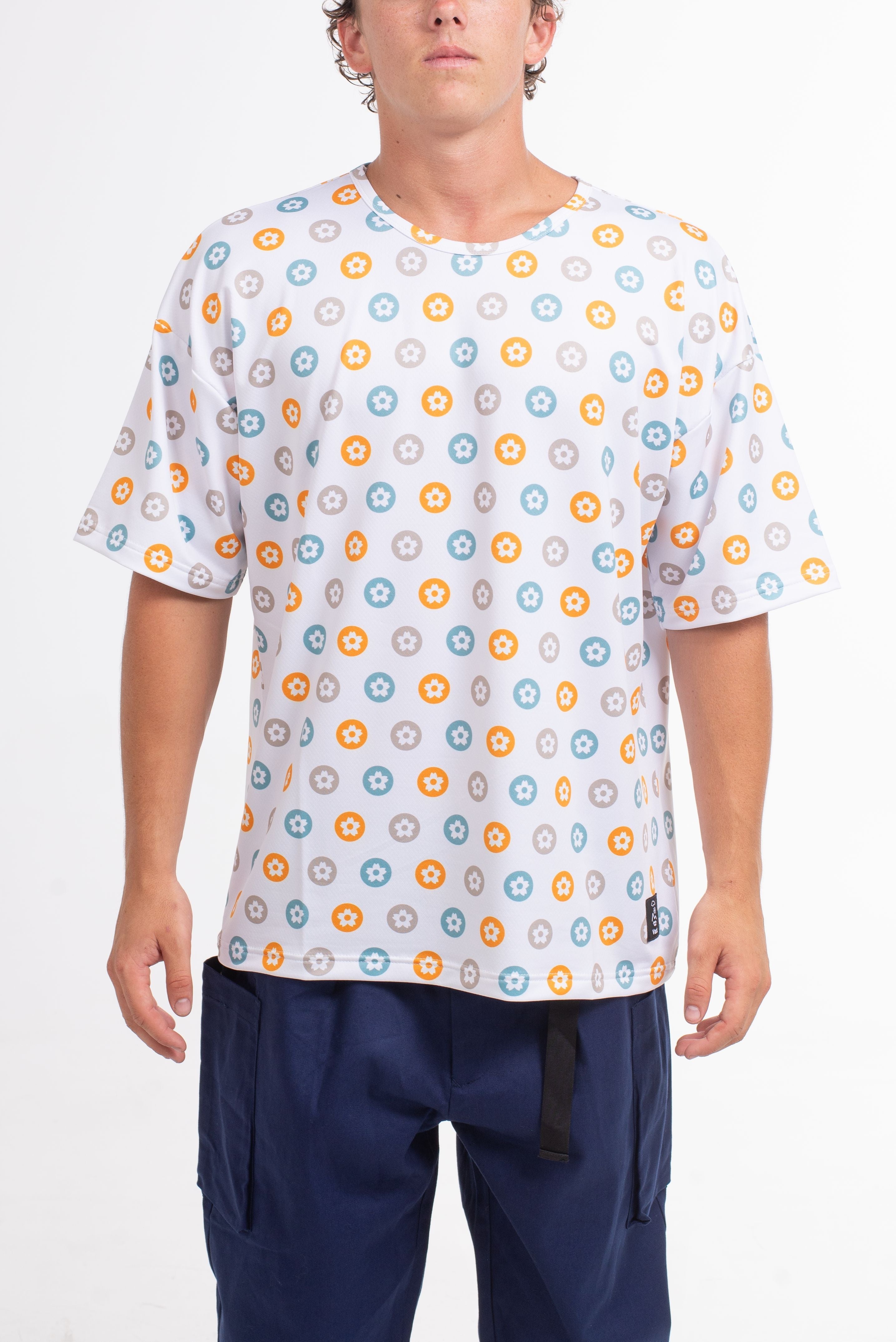 VAST Sakura Polka Boxy Fit Tee 防曬機能衝浪衣 官方商品圖 5 水泥白