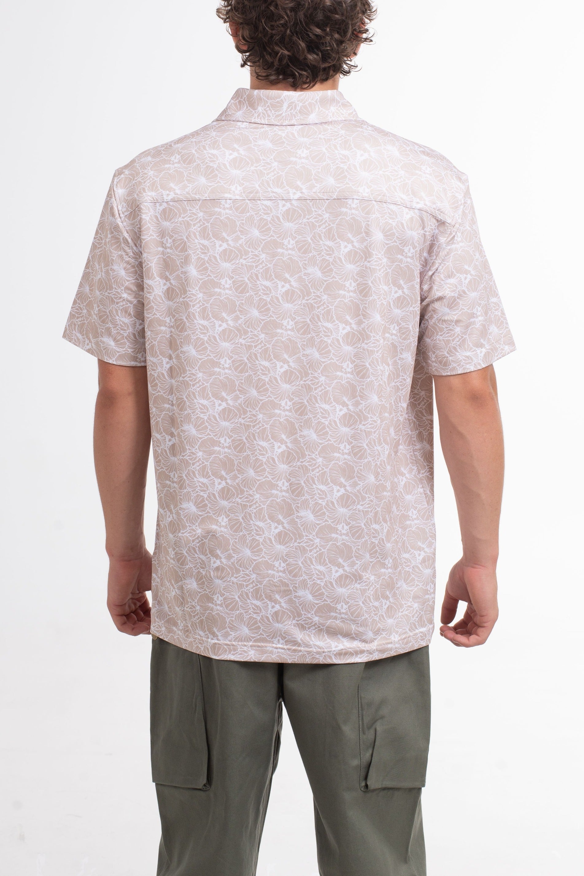 VAST Hibiscus Button Up 防曬機能衝浪短袖襯衫 官方商品圖 6 奶油白