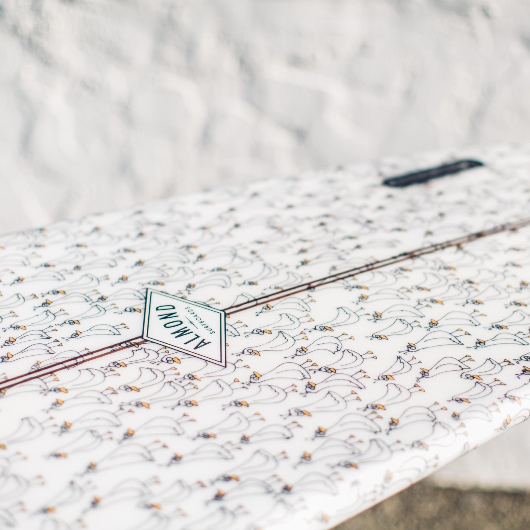 現貨 Almond - The Beach Chicken 衝浪板