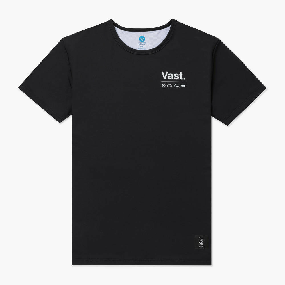VAST 這款 Elements 防曬機能衝浪T Shirt是一款兼具極簡美學與戶外機能性的百搭單品