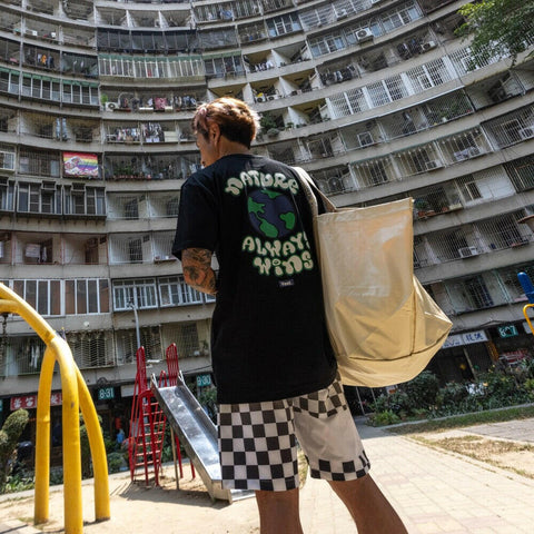 VAST Earth Doole Tee 地球短袖上衣 - 黑