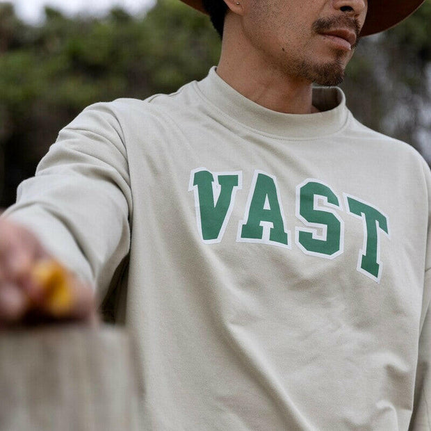 VAST 復古美式大學長袖上衣 -卡其