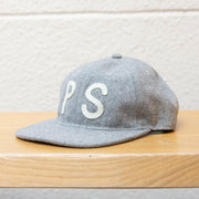 Poler PS字樣不織布鴨舌帽 - 灰