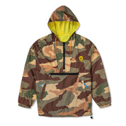 VAST Reversible Windbreaker 雙面防風防潑水風衣外套 - 迷彩可翻轉防風夾克一面採用迷彩印花設計，左上胸部織有圓形V標誌。