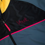 VAST 可收納防潑水防風外套