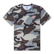 VAST 迷彩圖騰 防曬機能衝浪T Shirt以經典的迷彩圖案為設計主軸，不管在什麼場合穿都不違和
