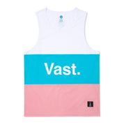 VAST 背心一直是大家夏天最喜歡的款式，在炎熱的天氣裡舒服涼爽，不論是去海邊、戶外或是在城市裡都非常適合穿著