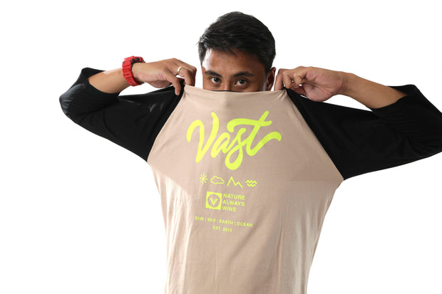 Vast Script Raglan - Hazelnut/Black