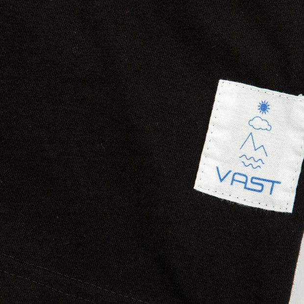 Vast Pocket Script Tee - Black 短袖T恤