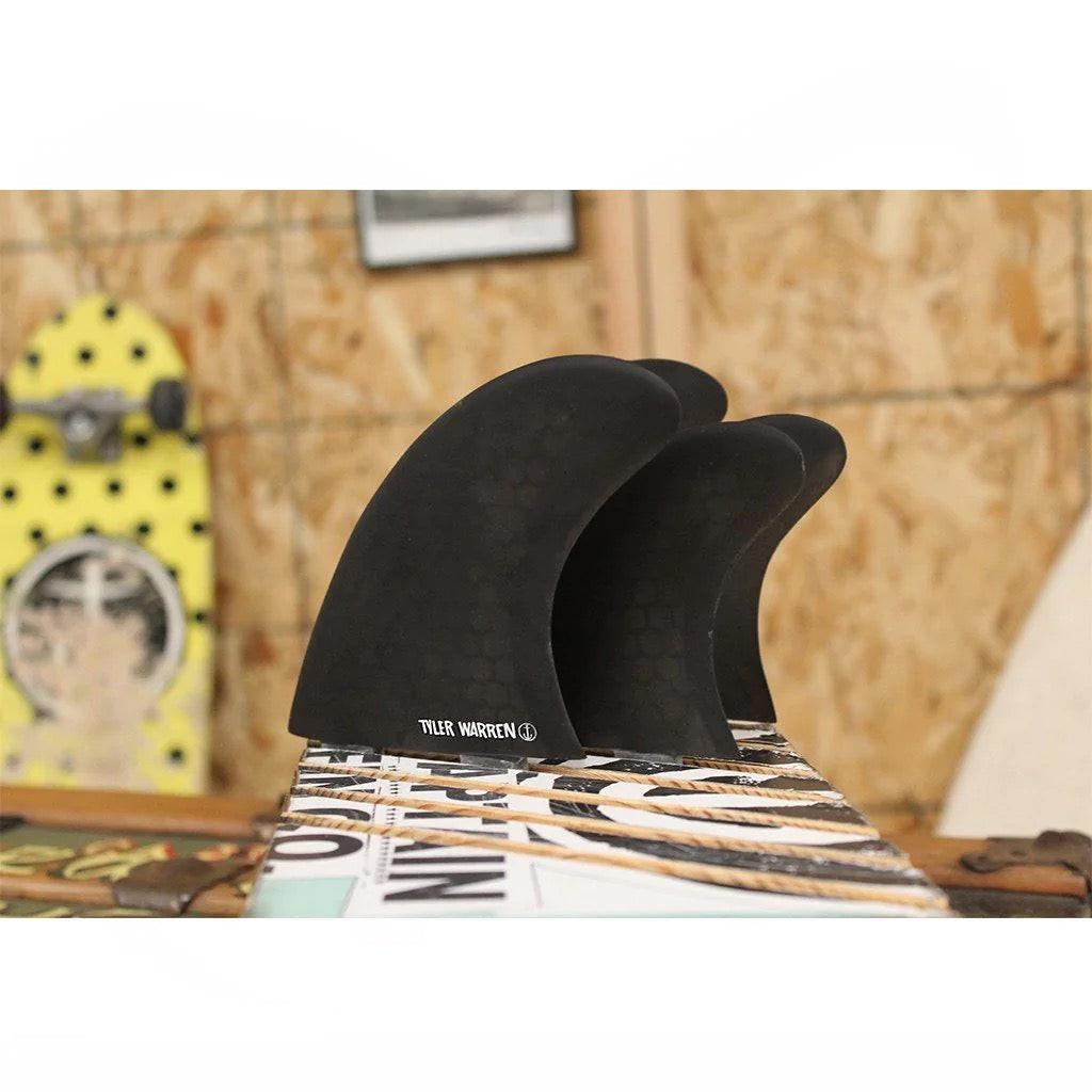 CAPTAIN FIN Tyler Warren Quad Black (Twin Tab) 衝浪短板舵